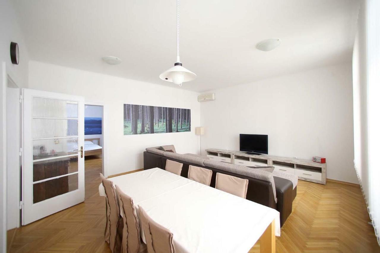 Skyscraper Apartment Tour As לובליאנה מראה חיצוני תמונה